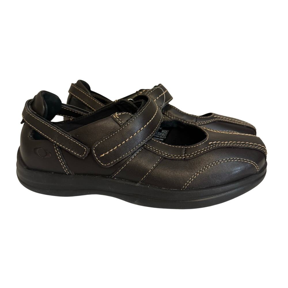 Apex Petals Mary Jane 5.5 Brown NWT